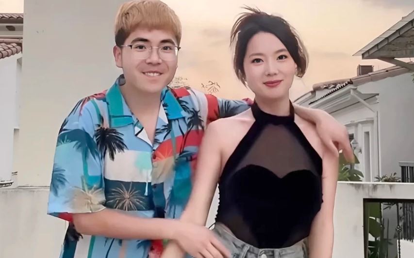 ng-trai-ngheo-23-tuoi-cuoi-me-don-than-38-tuoi-bo-me-khoc-nhu-mua1-1750134358782870678585-0-0-533-853-crop-1750134377358245802985-1753761785173-1753761785274794799722.jpg