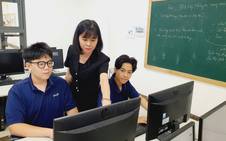 Tin học dự kiến thành môn bắt buộc trong chương trình dự bị đại học - Ảnh 1.