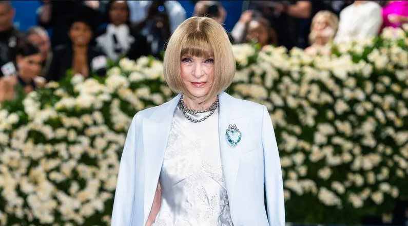 ‘Yêu nữ hàng hiệu’ 75 tuổi rời bỏ chức tổng biên tập Vogue: Chuyện gì đang diễn ra với người phụ nữ quyền lực nhất ngành thời trang? - Ảnh 2. ‘Yêu nữ hàng hiệu’ 75 tuổi rời bỏ chức tổng biên tập Vogue: Chuyện gì đang diễn ra với người phụ nữ quyền lực nhất ngành thời trang? - Ảnh 2.