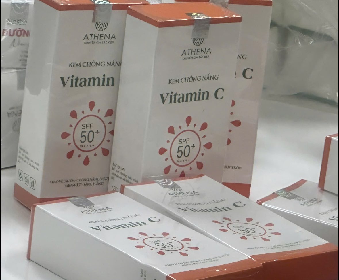 Cận cảnh khám xét Công ty Athena Việt Nam của 'trùm mỹ phẩm giả' Đường Văn Thiết - Ảnh 8.