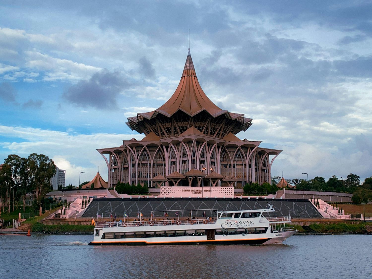6-kuching-malaysia-unsplash-masrur-rahman-1751552394902-17515523950241767681182.jpg