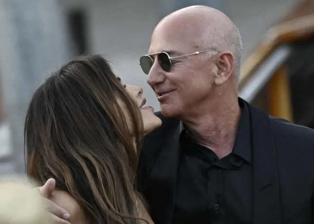 Tại sao đám cưới tỷ phú Jeff Bezos lại liên quan đến kết thúc bi thảm của ‘Squid Game’? - Ảnh 3.