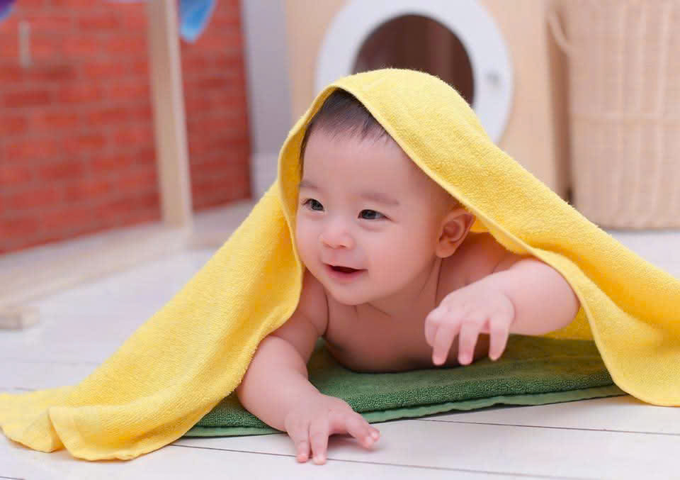 Con lên 2 tuổi nhưng chưa biết nói, bố mẹ có biết những dấu hiệu cho thấy con chỉ chậm nói ĐƠN THUẦN- Ảnh 1. Con lên 2 tuổi nhưng chưa biết nói, bố mẹ có biết những dấu hiệu cho thấy con chỉ chậm nói ĐƠN THUẦN- Ảnh 1.