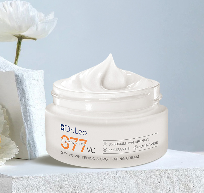 Phụ nữ ngoài 30 tuổi rất cần 5 lọ kem dưỡng vitamin C dưỡng ẩm, làm sáng và ngừa lão hóa này - Ảnh 2. Phụ nữ ngoài 30 tuổi rất cần 5 lọ kem dưỡng vitamin C dưỡng ẩm, làm sáng và ngừa lão hóa này - Ảnh 2.