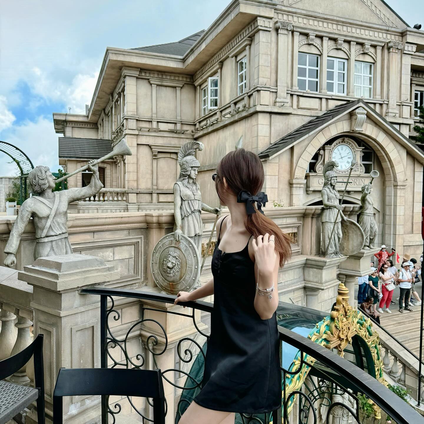 Ai thích phong cách nữ tính, nàng thơ thì học ngay Thúy Ngân - Ảnh 8. Ai thích phong cách nữ tính, nàng thơ thì học ngay Thúy Ngân - Ảnh 8.