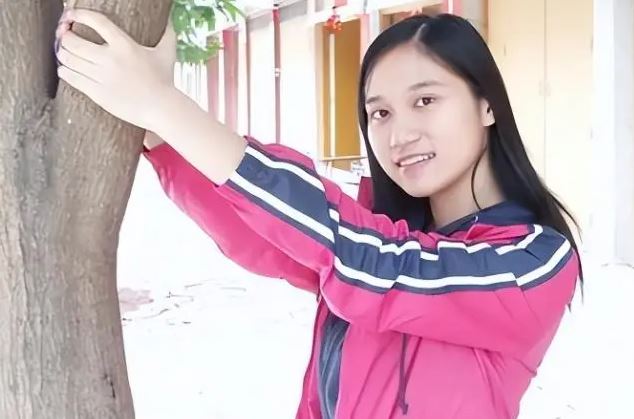 Nữ sinh học giỏi quên ghi tên, ngủ trong giờ thi đại học: Đến lúc biết điểm cả tỉnh đều sững sờ - Ảnh 1.