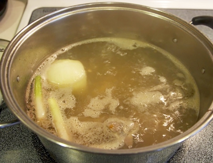 Có nên dùng nước luộc thịt để nấu canh? - Ảnh 2. Có nên dùng nước luộc thịt để nấu canh? - Ảnh 2.