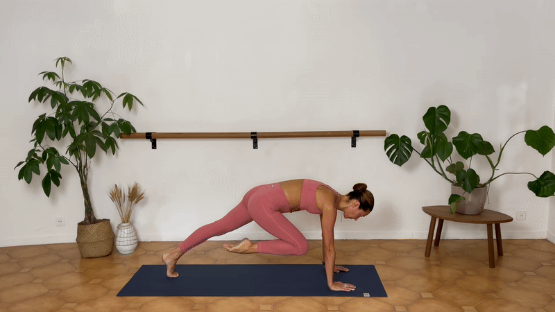 Bài tập tại nhà chỉ 5 phút nhưng giúp siết cơ lõi, đánh tan mỡ bụng để eo lộ rõ - Ảnh 4. Bài tập tại nhà chỉ 5 phút nhưng giúp siết cơ lõi, đánh tan mỡ bụng để eo lộ rõ - Ảnh 4.