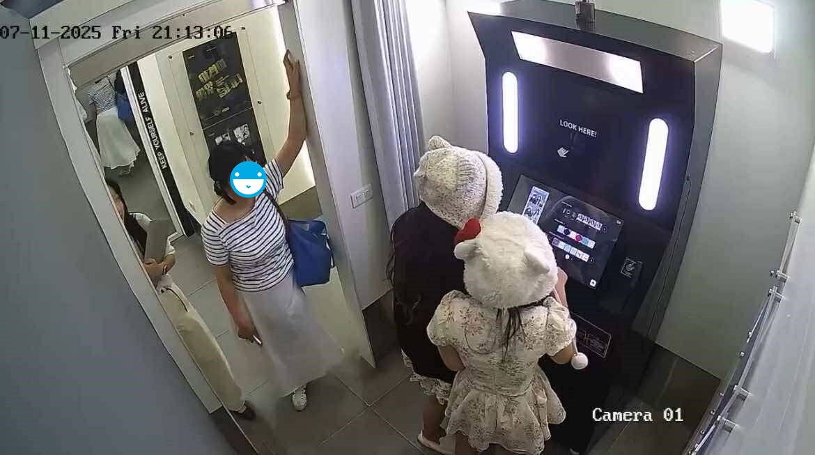 Từ vụ HIEUTHUHAI lộ ảnh nhạy cảm tới cơn bão 1 sao, các tiệm photobooth đã làm gì để bảo vệ khách hàng?- Ảnh 7. Từ vụ HIEUTHUHAI lộ ảnh nhạy cảm tới cơn bão 1 sao, các tiệm photobooth đã làm gì để bảo vệ khách hàng?- Ảnh 7.