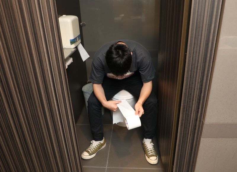 27 tuổi bất ngờ phát hiện ung thư ruột giai đoạn 3, ai nghe cũng “tròn mắt” vì tưởng dấu hiệu tiêu hóa tốt - Ảnh 2. 27 tuổi bất ngờ phát hiện ung thư ruột giai đoạn 3, ai nghe cũng “tròn mắt” vì tưởng dấu hiệu tiêu hóa tốt - Ảnh 2.