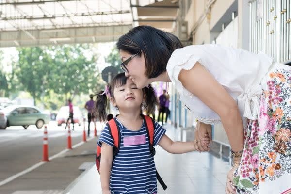 Checklist những việc cần làm cho bố mẹ có con chuyển cấp, vào học trường mới- Ảnh 3. Checklist những việc cần làm cho bố mẹ có con chuyển cấp, vào học trường mới- Ảnh 3.