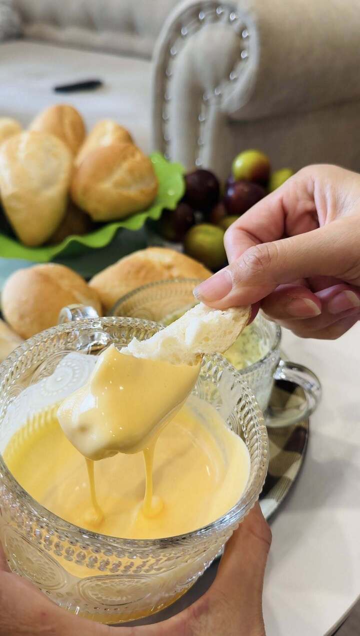 Cách làm kem trứng chấm bánh mì tại nhà - Ảnh 4. Cách làm kem trứng chấm bánh mì tại nhà - Ảnh 4.