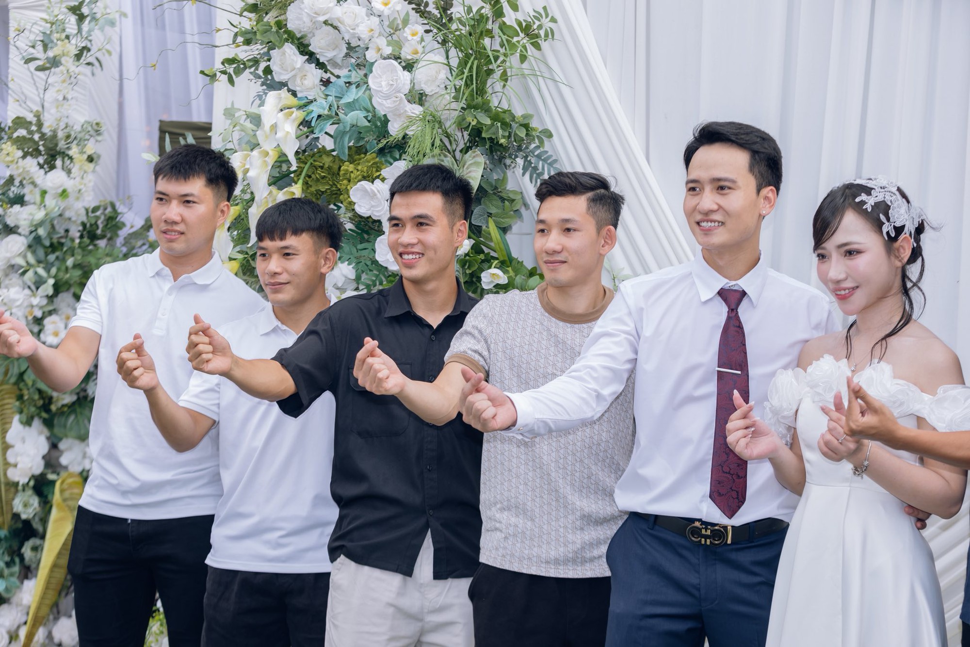 Hé lộ ảnh cưới của Hé lộ ảnh cưới của