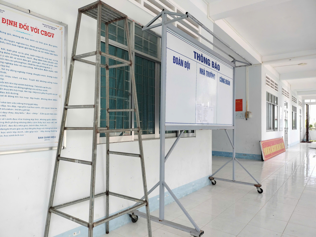 7 năm tù vì ‘tham ô’ 10 triệu, cận cảnh sản phẩm đẩy hiệu trưởng vào vòng lao lý - Ảnh 2.