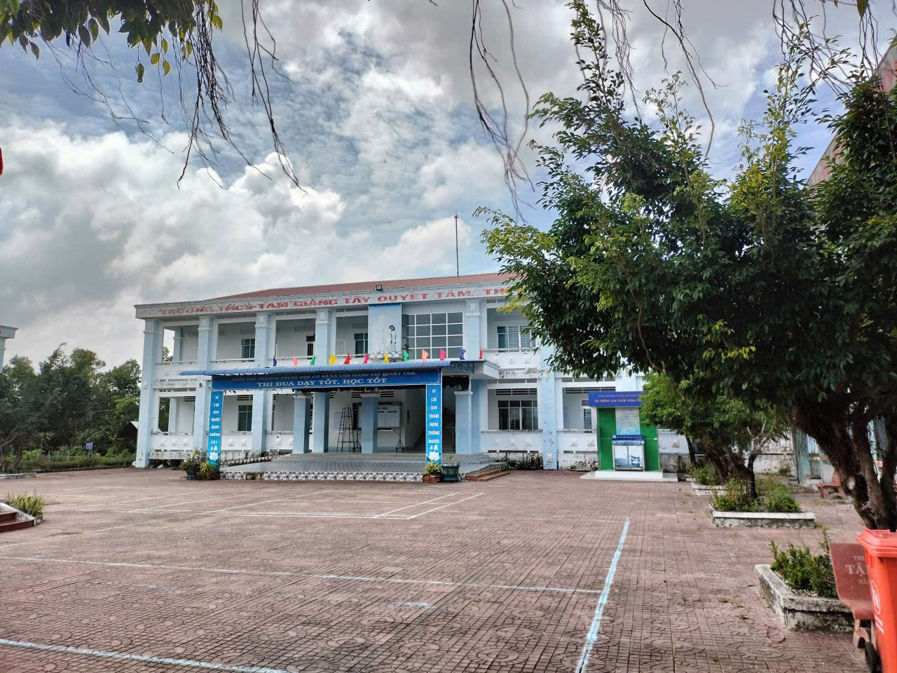 7 năm tù vì ‘tham ô’ 10 triệu, cận cảnh sản phẩm đẩy hiệu trưởng vào vòng lao lý - Ảnh 3.