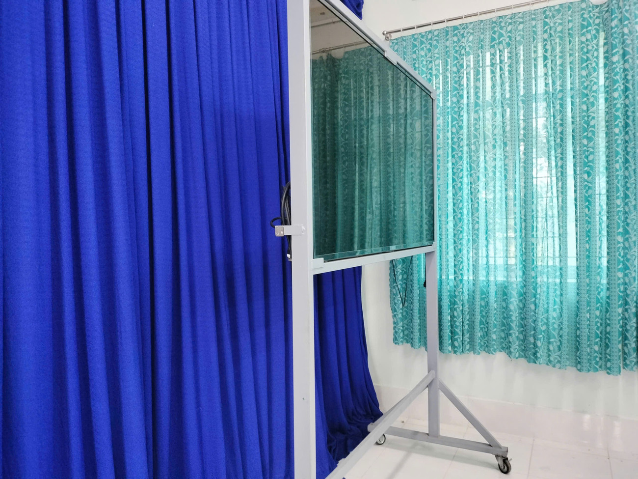 7 năm tù vì ‘tham ô’ 10 triệu, cận cảnh sản phẩm đẩy hiệu trưởng vào vòng lao lý - Ảnh 4.