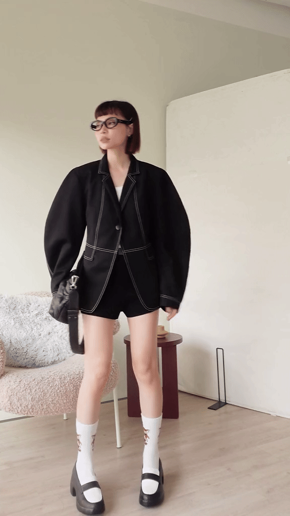 c3igiynymcccloioutfitstrnilun-ezgifcom-video-to-gif-converter-2-1753418552492134469169-1753948110823-17539481109402004233845.gif