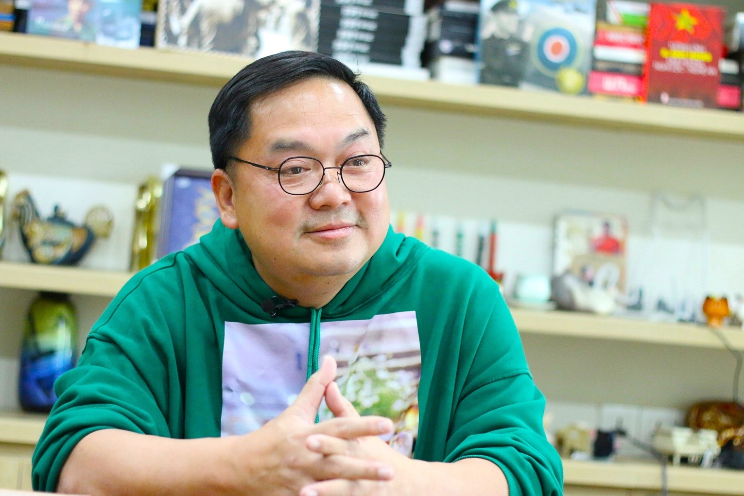 Ông Hoàng Nam Tiến: Vị lãnh đạo "30 năm không ngồi yên 1 chỗ", doanh nhân "học tập suốt đời" - Ảnh 2. Ông Hoàng Nam Tiến: Vị lãnh đạo "30 năm không ngồi yên 1 chỗ", doanh nhân "học tập suốt đời" - Ảnh 2.