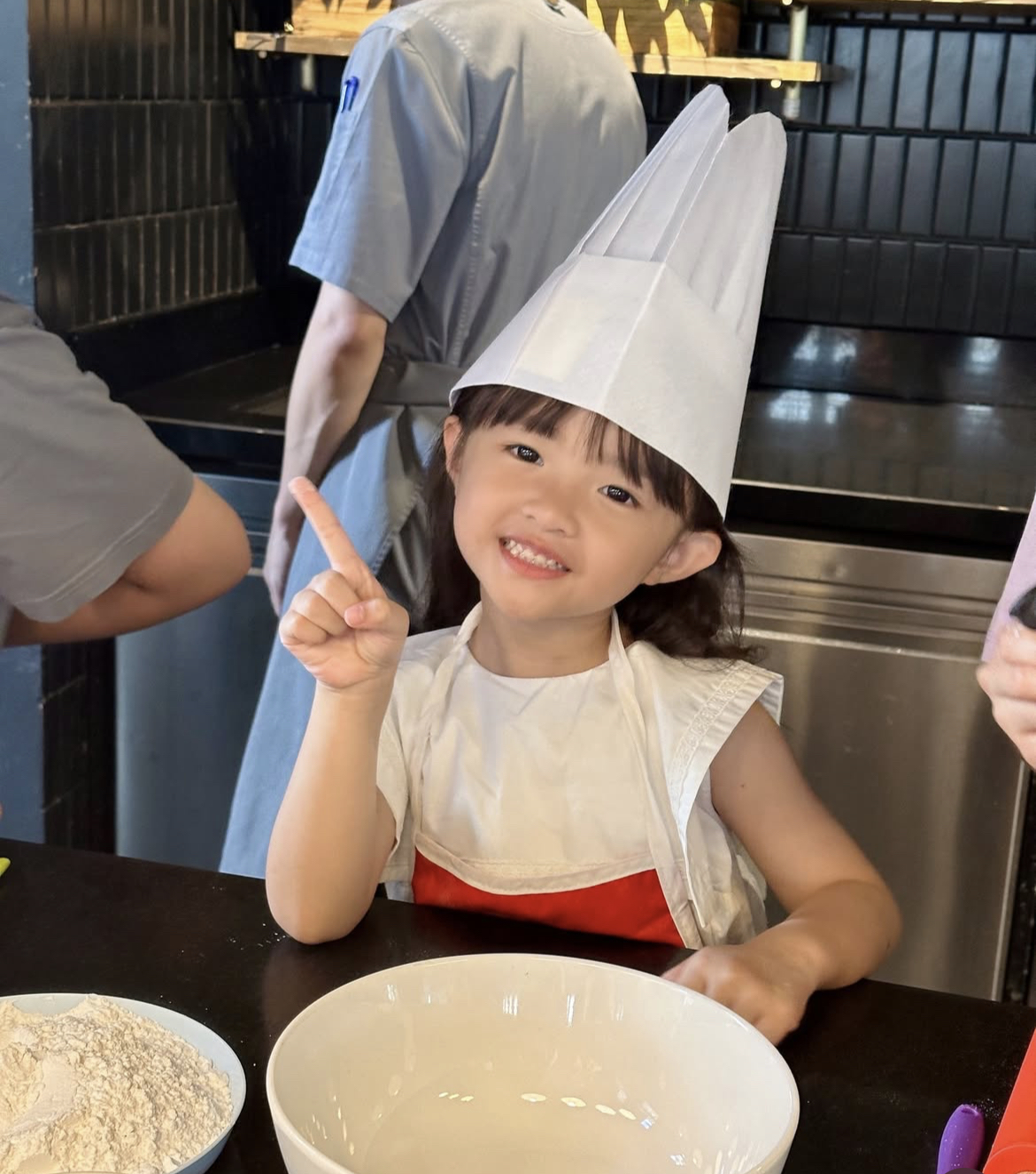 Bé út Hannie nhà Đông Nhi được khen xinh như tiểu tiên cá ở Phú Quốc, khoe chiếc bụng Bé út Hannie nhà Đông Nhi được khen xinh như tiểu tiên cá ở Phú Quốc, khoe chiếc bụng