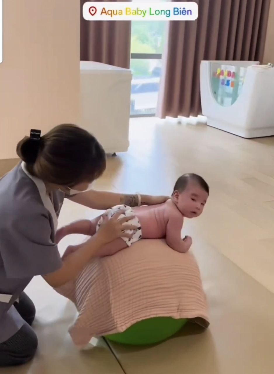 Mới hơn 3 tháng tuổi mà cậu bé Panda đã được mẹ Mai cho đi trải nghiệm ở 1 nơi thú vị và mang lại rất nhiều lợi ích- Ảnh 3. Mới hơn 3 tháng tuổi mà cậu bé Panda đã được mẹ Mai cho đi trải nghiệm ở 1 nơi thú vị và mang lại rất nhiều lợi ích- Ảnh 3.