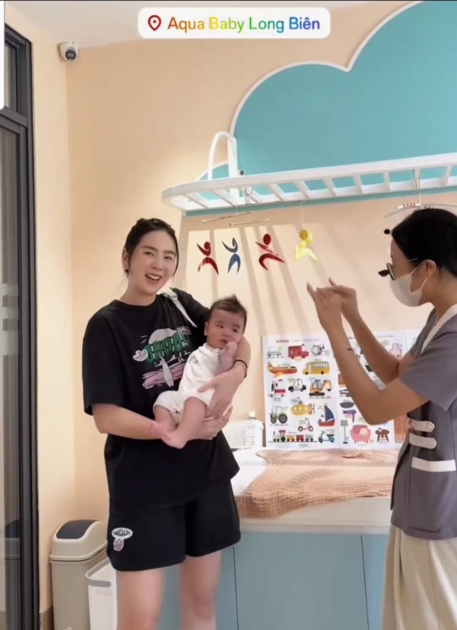 Mới hơn 3 tháng tuổi mà cậu bé Panda đã được mẹ Mai cho đi trải nghiệm ở 1 nơi thú vị và mang lại rất nhiều lợi ích- Ảnh 5. Mới hơn 3 tháng tuổi mà cậu bé Panda đã được mẹ Mai cho đi trải nghiệm ở 1 nơi thú vị và mang lại rất nhiều lợi ích- Ảnh 5.