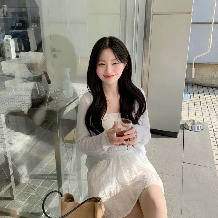 Cô gái Thái Nguyên tháng nào cũng cầm 3 triệu rưỡi ra ngân hàng làm việc không ai làm - Ảnh 1. Cô gái Thái Nguyên tháng nào cũng cầm 3 triệu rưỡi ra ngân hàng làm việc không ai làm - Ảnh 1.