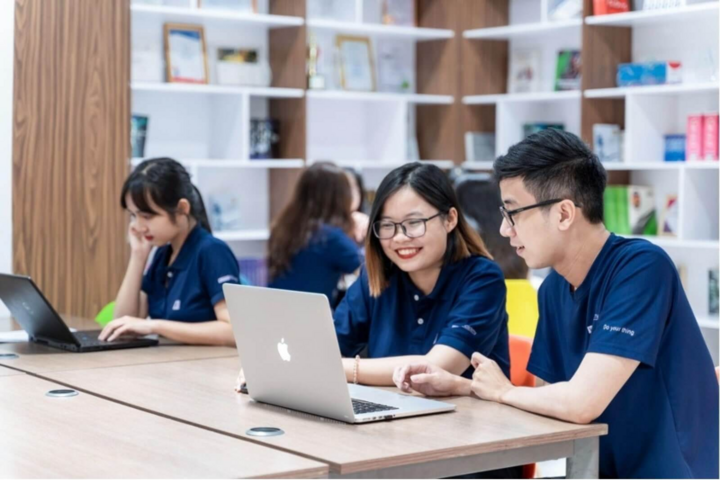 Loạt trường top đầu xét học bạ ngành Công nghệ thông tin 2025 - Ảnh 1. Loạt trường top đầu xét học bạ ngành Công nghệ thông tin 2025 - Ảnh 1.