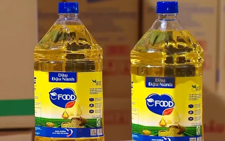Bắt nữ giám đốc "phù phép" dầu ăn chăn nuôi thành cho người: Hé lộ mạng lưới doanh nghiệp dày đặc, nhưng khai thuế chỉ 5 người - Ảnh 2. Bắt nữ giám đốc "phù phép" dầu ăn chăn nuôi thành cho người: Hé lộ mạng lưới doanh nghiệp dày đặc, nhưng khai thuế chỉ 5 người - Ảnh 2.