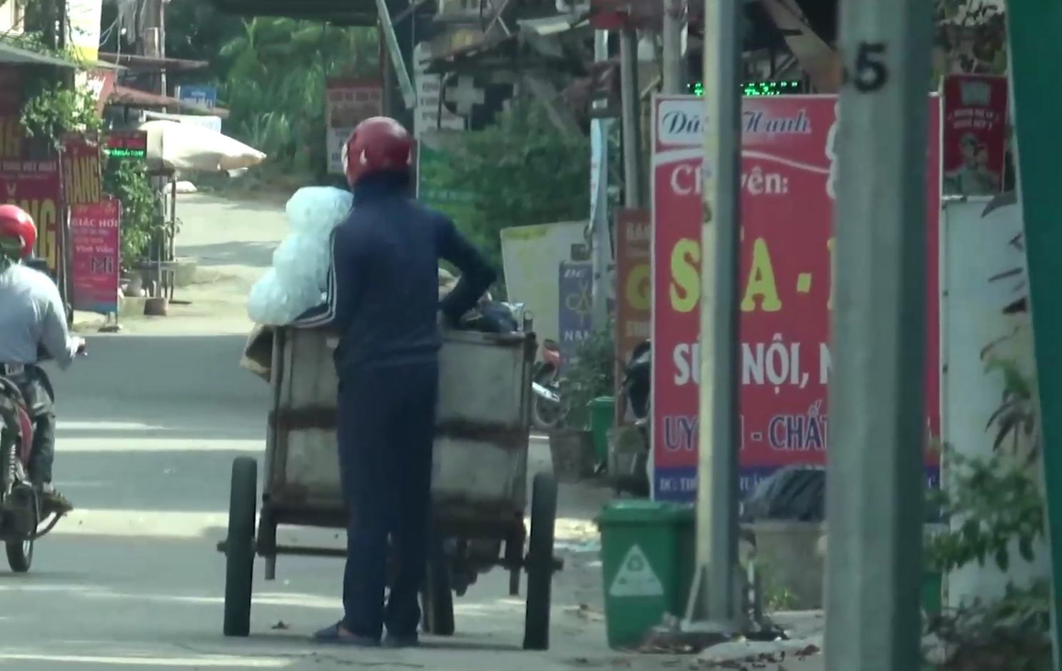 Mạng lưới tiêu thụ nước đá mất vệ sinh lan rộng ở Phú Thọ - Ảnh 4. Mạng lưới tiêu thụ nước đá mất vệ sinh lan rộng ở Phú Thọ - Ảnh 3.