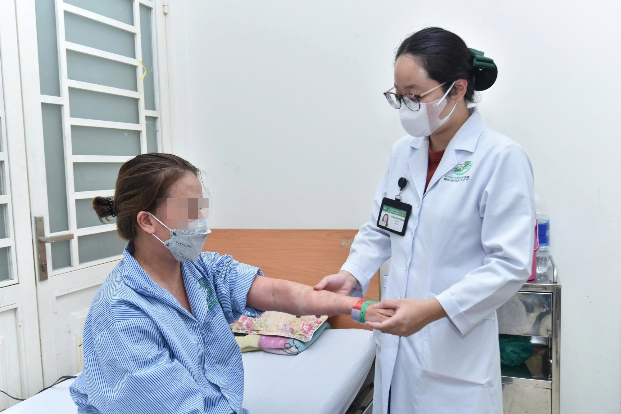 thsbs-danh-bao-khanh-dieu-tri-cho-benh-nhan-17516174114501603696905-1751638096499-175163809658495823708.jpg