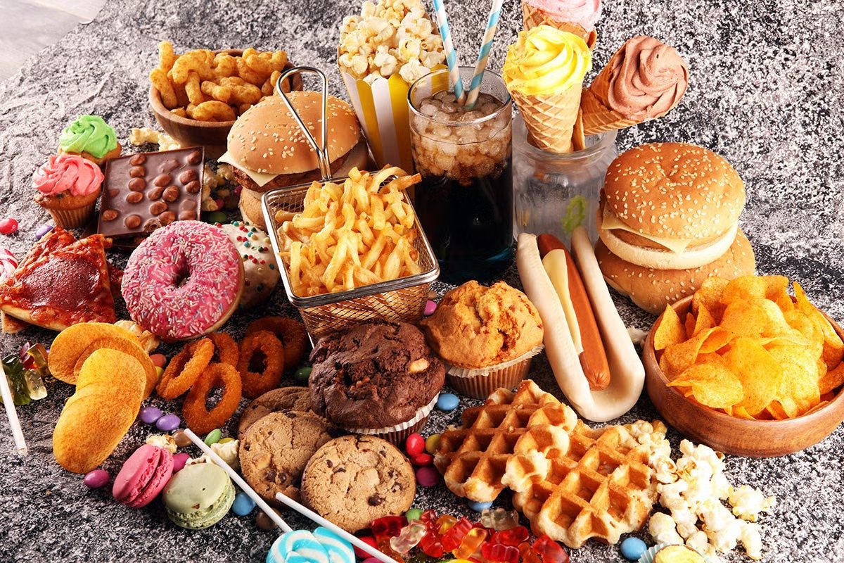 unhealthy-foods1200x800-175153331784571266345-1751597827955-17515978282081101711024.jpg