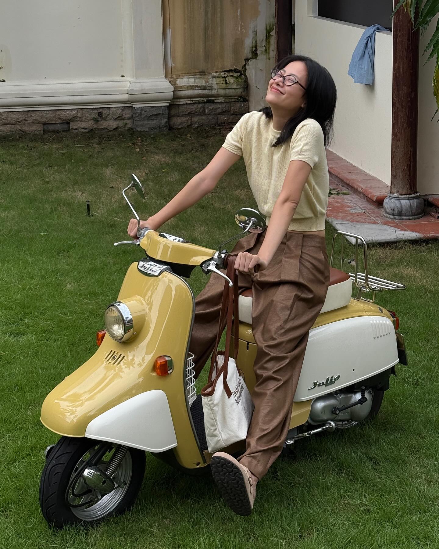 10 outfit từ mỹ nhân Việt giúp chị em chạm đỉnh cao mặc đồ tối giản - Ảnh 1. 10 outfit từ mỹ nhân Việt giúp chị em chạm đỉnh cao mặc đồ tối giản - Ảnh 1.