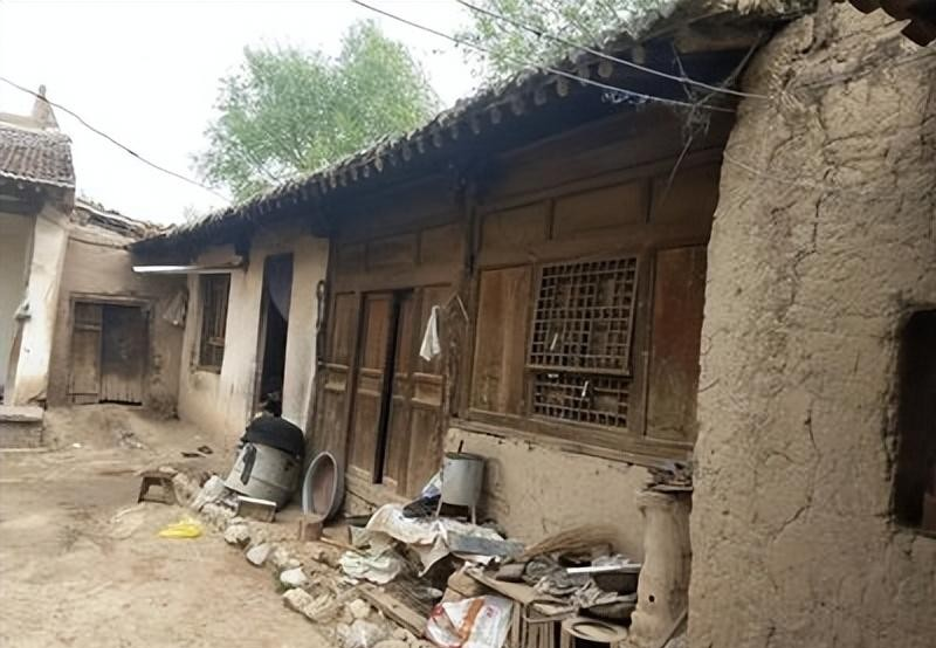 Nam sinh giỏi nhất tỉnh nộp 3 tờ giấy trắng thi đại học khiến nhà trường sửng sốt khi biết nguyên do: “Em cố tình thi trượt” - Ảnh 3. Nam sinh giỏi nhất tỉnh nộp 3 tờ giấy trắng thi đại học khiến nhà trường sửng sốt khi biết nguyên do: “Em cố tình thi trượt” - Ảnh 3.