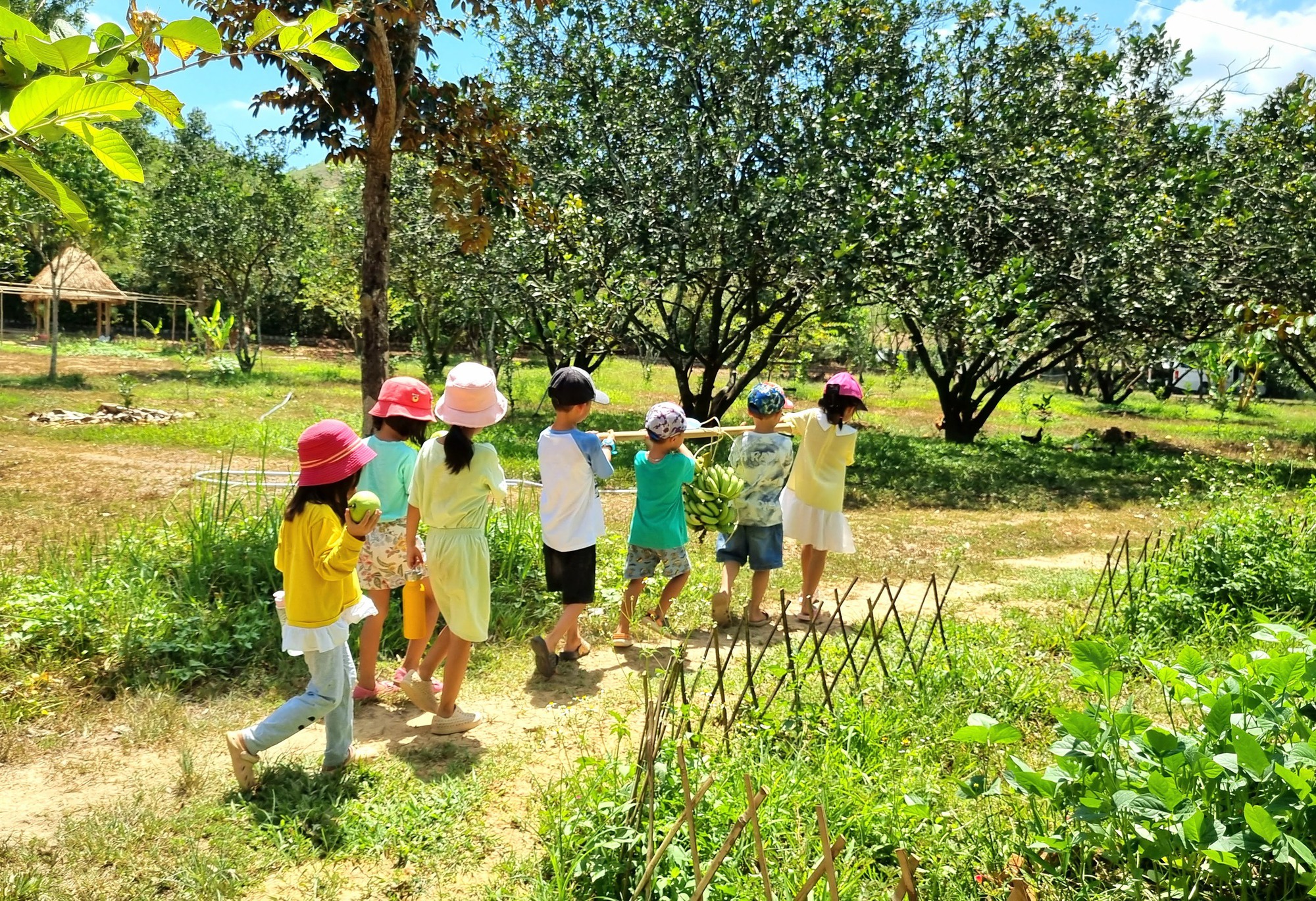 Toàn cảnh dịch vụ trại hè 2025: Phụ huynh chi chục triệu không tiếc, các chủ trại hè tất bật- Ảnh 14. Toàn cảnh dịch vụ trại hè 2025: Phụ huynh chi chục triệu không tiếc, các chủ trại hè tất bật- Ảnh 14.