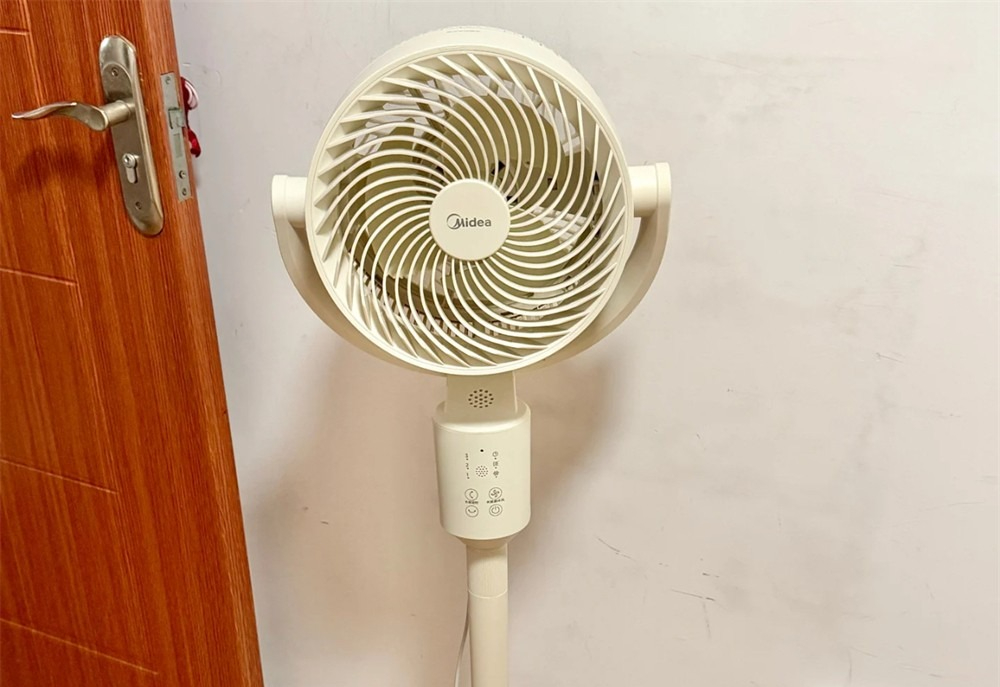 6 món đồ hè đáng từng đồng tiền, ai dùng cũng gật gù khen- Ảnh 2. 6 món đồ hè đáng từng đồng tiền, ai dùng cũng gật gù khen- Ảnh 2.