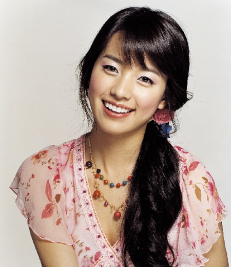 Nữ chính series phim 4 mùa kinh điển: Ngoài Choi Ji Woo, Song Hye Kyo và Son Ye Jin, còn có mỹ nhân cười đẹp nhất Hàn Quốc- Ảnh 19. Nữ chính series phim 4 mùa kinh điển: Ngoài Choi Ji Woo, Song Hye Kyo và Son Ye Jin, còn có mỹ nhân cười đẹp nhất Hàn Quốc- Ảnh 19.