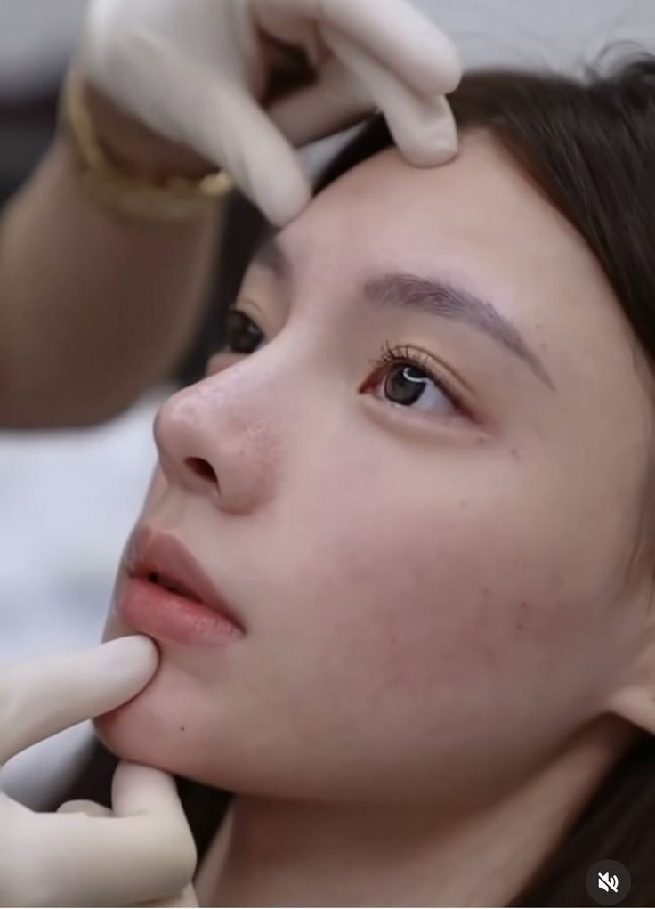 Cái giá của nhan sắc: Phẫu thuật hay chăm sóc tự nhiên? - Ảnh 4. Cái giá của nhan sắc: Phẫu thuật hay chăm sóc tự nhiên? - Ảnh 4.