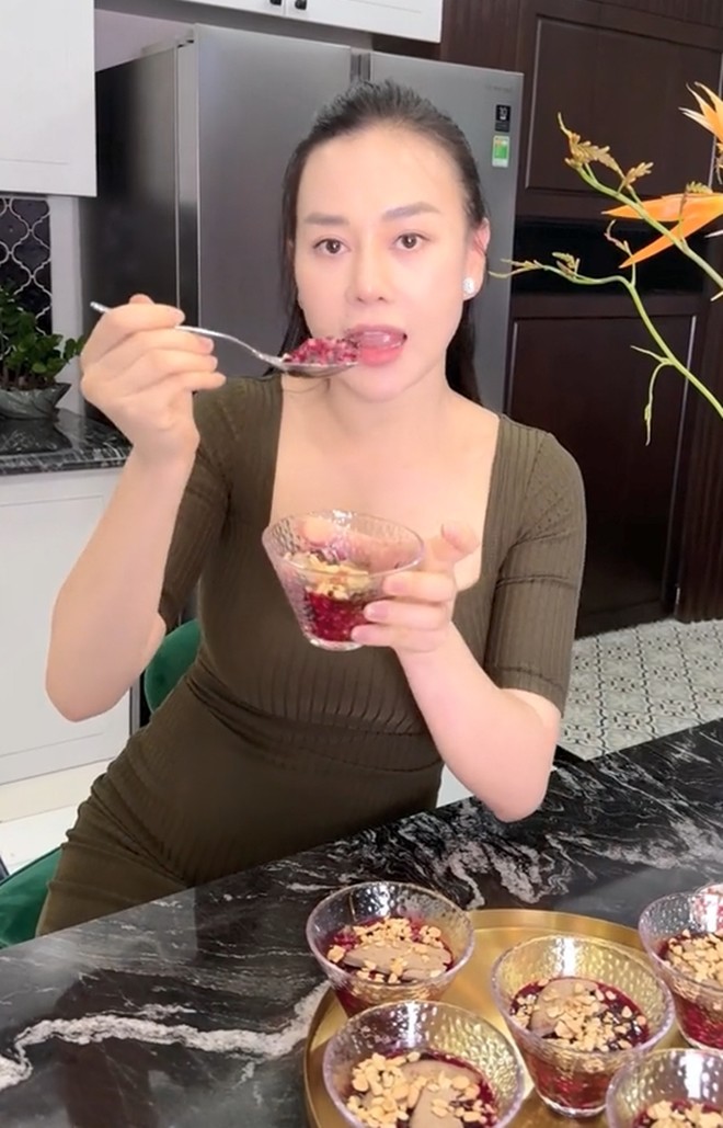 Xôn xao tin Xôn xao tin