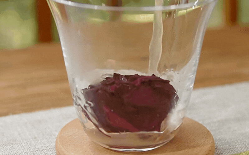Học ngay cách làm trà vải hoa hồng siêu mê detox cơ thể, xua tan nắng nóng - Ảnh 6. Học ngay cách làm trà vải hoa hồng siêu mê detox cơ thể, xua tan nắng nóng - Ảnh 6.