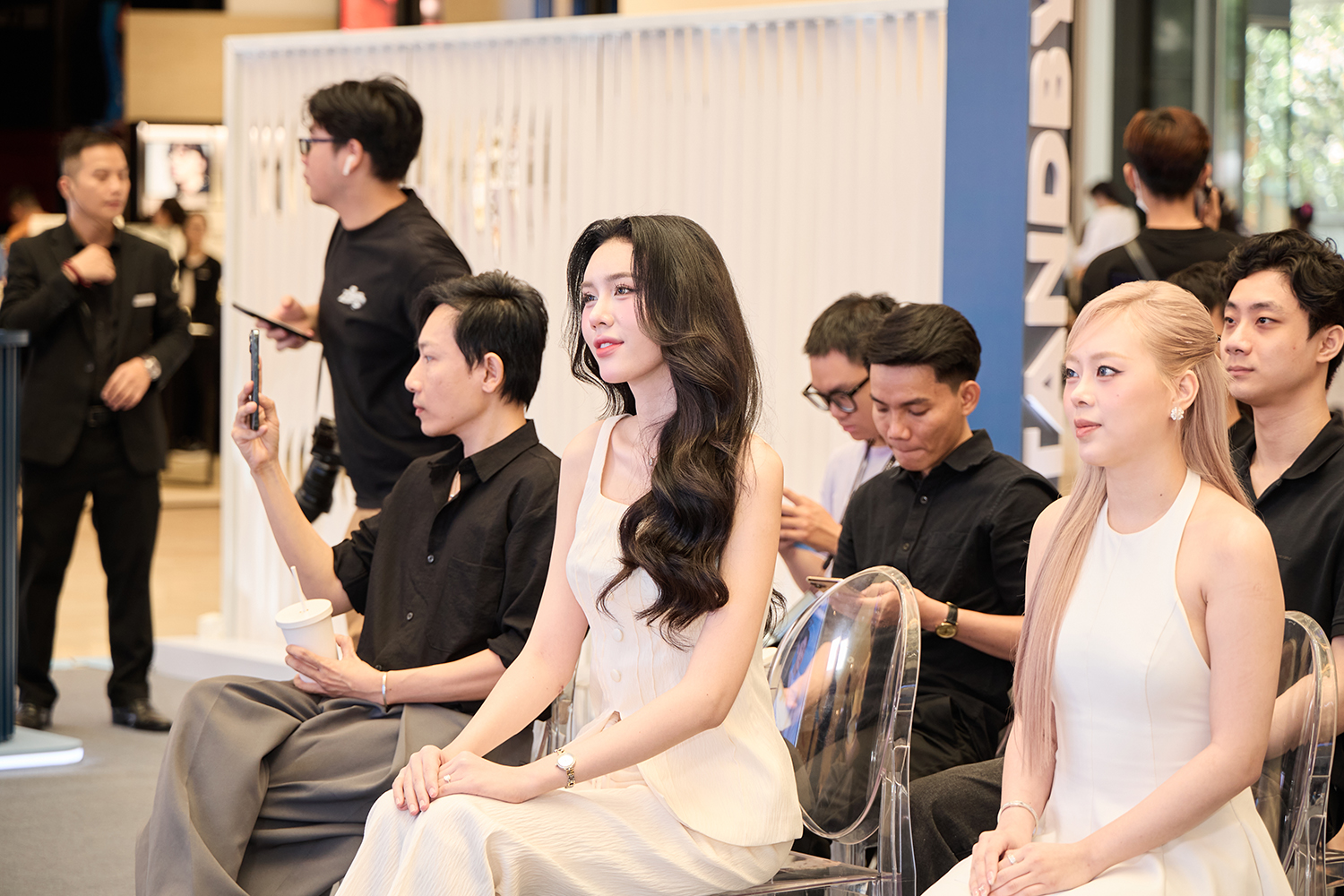 “Gương mặt mới” trong giới rich kid: Con gái Hoa hậu Thu Hoài hiếm hoi lộ diện, nhan sắc gây trầm trồ- Ảnh 7. “Gương mặt mới” trong giới rich kid: Con gái Hoa hậu Thu Hoài hiếm hoi lộ diện, nhan sắc gây trầm trồ- Ảnh 7.