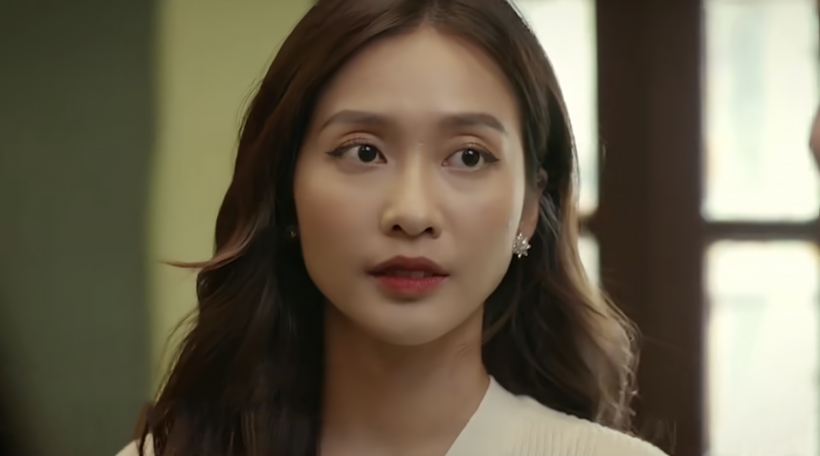 Đố bạn nhận ra hot girl Việt trong bức ảnh này là ai: Nhan sắc viral từ Nam ra Bắc, giờ còn vươn tầm cả quốc tế - Ảnh 4. Đố bạn nhận ra hot girl Việt trong bức ảnh này là ai: Nhan sắc viral từ Nam ra Bắc, giờ còn vươn tầm cả quốc tế - Ảnh 4.