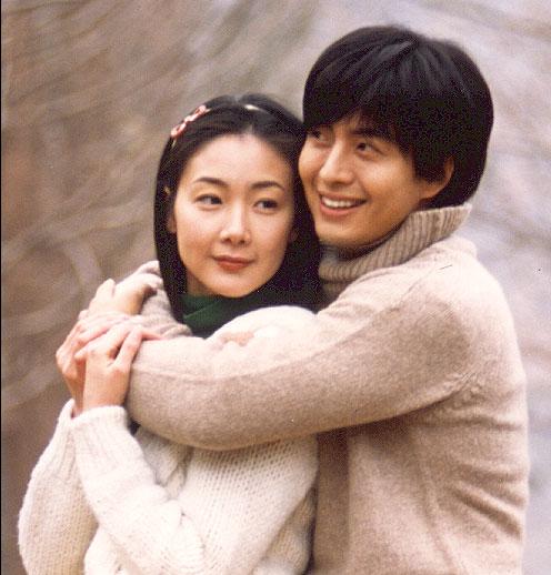 Nữ chính series phim 4 mùa kinh điển: Ngoài Choi Ji Woo, Song Hye Kyo và Son Ye Jin, còn có mỹ nhân cười đẹp nhất Hàn Quốc- Ảnh 7. Nữ chính series phim 4 mùa kinh điển: Ngoài Choi Ji Woo, Song Hye Kyo và Son Ye Jin, còn có mỹ nhân cười đẹp nhất Hàn Quốc- Ảnh 7.