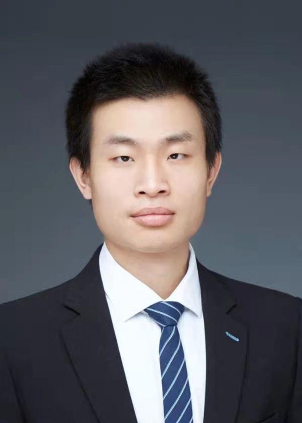 Mức lương giáo sư nổi tiếng bị lộ gây sốc: Mười mấy năm vất vả không bằng buổi livestream, cuối cùng học để làm gì?- Ảnh 1. Mức lương giáo sư nổi tiếng bị lộ gây sốc: Mười mấy năm vất vả không bằng buổi livestream, cuối cùng học để làm gì?- Ảnh 1.