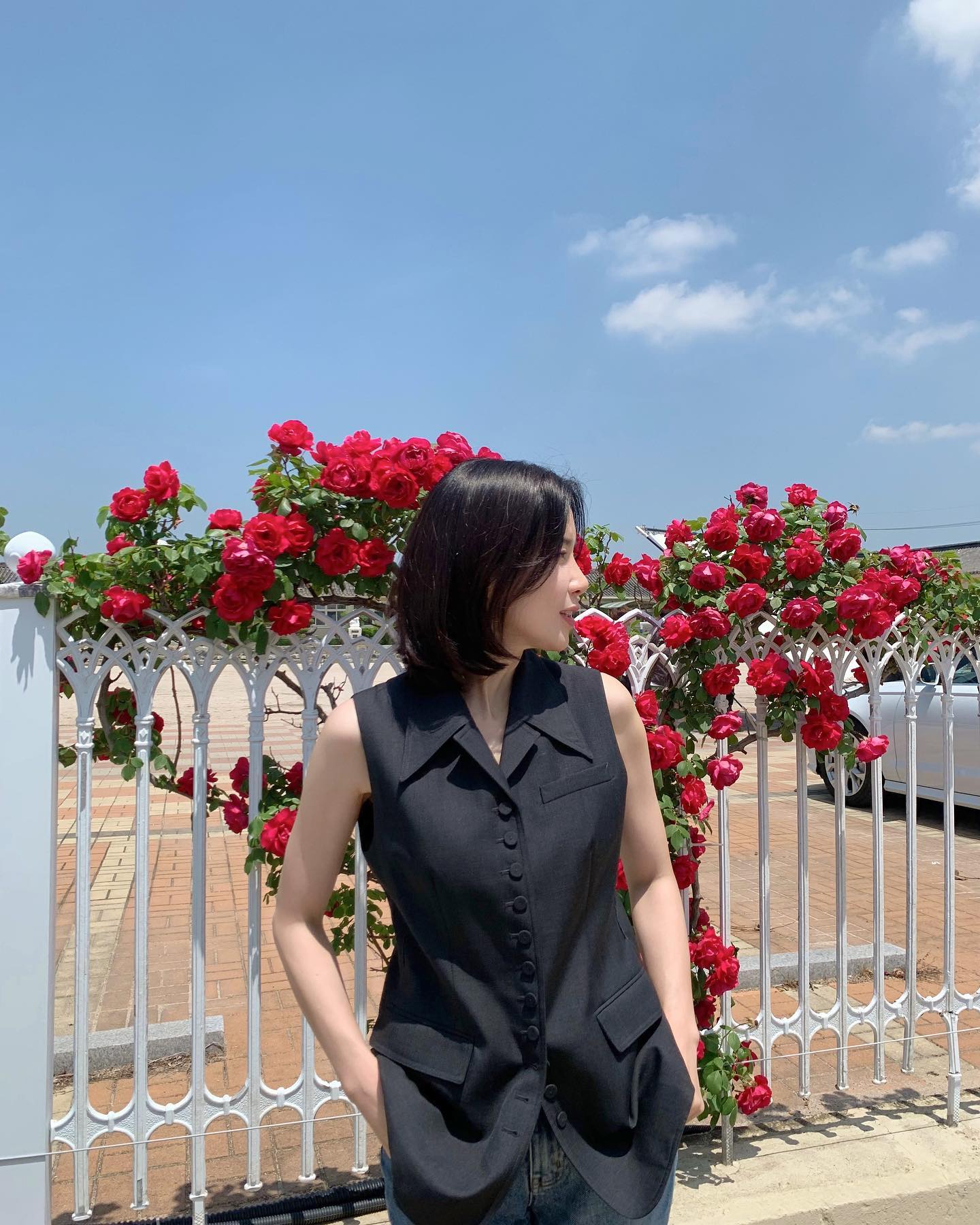 Phụ nữ trên 45 tuổi không cần phối đồ cầu kỳ, cứ mặc đơn giản như Lee Bo Young là xuất sắc - Ảnh 9. Phụ nữ trên 45 tuổi không cần phối đồ cầu kỳ, cứ mặc đơn giản như Lee Bo Young là xuất sắc - Ảnh 9.