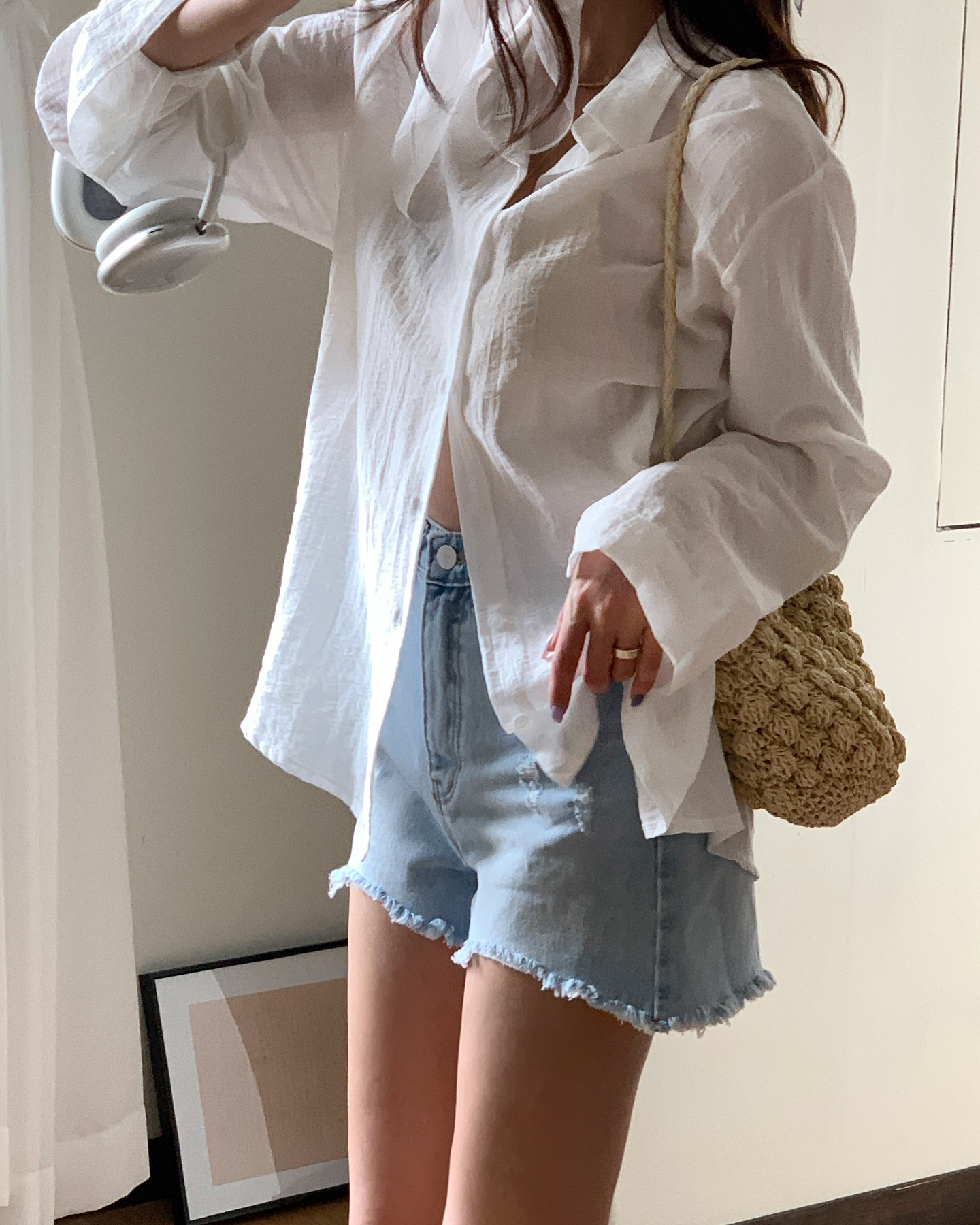 Mặc đẹp mỗi ngày với 10 cách diện áo sơ mi trơn chuẩn thanh lịch, trẻ trung cho mọi độ tuổi - Ảnh 5. Mặc đẹp mỗi ngày với 10 cách diện áo sơ mi trơn chuẩn thanh lịch, trẻ trung cho mọi độ tuổi - Ảnh 5.