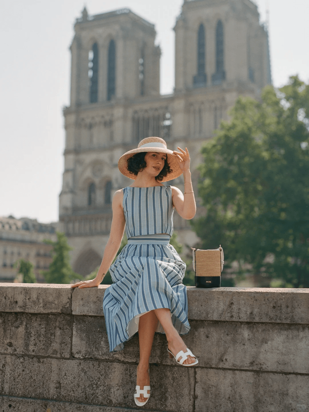 Dạo này Cao Viên Viên, Chu Châu, Dương Mịch cứ mặc gam màu này là lên hot search: Vừa mát mắt vừa sang trọng!- Ảnh 30. Dạo này Cao Viên Viên, Chu Châu, Dương Mịch cứ mặc gam màu này là lên hot search: Vừa mát mắt vừa sang trọng!- Ảnh 30.