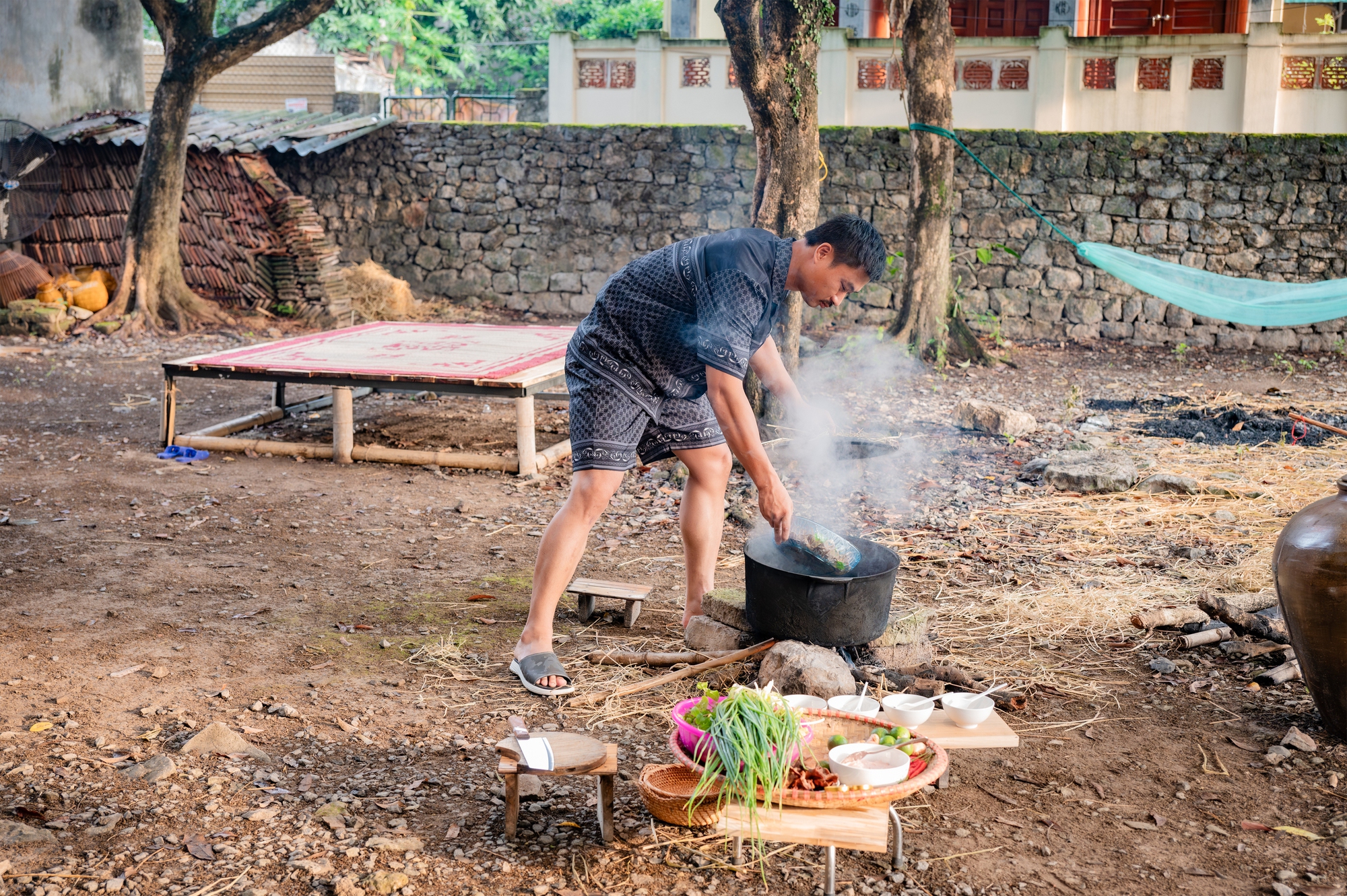 "Giang hồ màn ảnh" cùng con trai vào bếp: Giao diện có hơi cục súc nhưng hệ điều hành lại vừa đảm vừa rất tình cảm- Ảnh 4. "Giang hồ màn ảnh" cùng con trai vào bếp: Giao diện có hơi cục súc nhưng hệ điều hành lại vừa đảm vừa rất tình cảm- Ảnh 4.