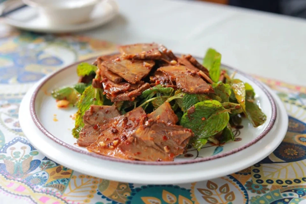 Loại rau giàu canxi gấp đôi sữa, mát lạnh tức thì khi ăn, hè này không ăn là uổng phí, chợ Việt rất sẵn lại rẻ - Ảnh 1. Loại rau giàu canxi gấp đôi sữa, mát lạnh tức thì khi ăn, hè này không ăn là uổng phí, chợ Việt rất sẵn lại rẻ - Ảnh 1.