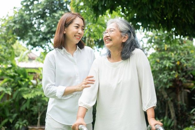 Từ lo cho cha mẹ, tôi nhận ra: Chính mình cũng cần được chăm sóc đúng cách khi về già - Ảnh 1. Từ lo cho cha mẹ, tôi nhận ra: Chính mình cũng cần được chăm sóc đúng cách khi về già - Ảnh 1.