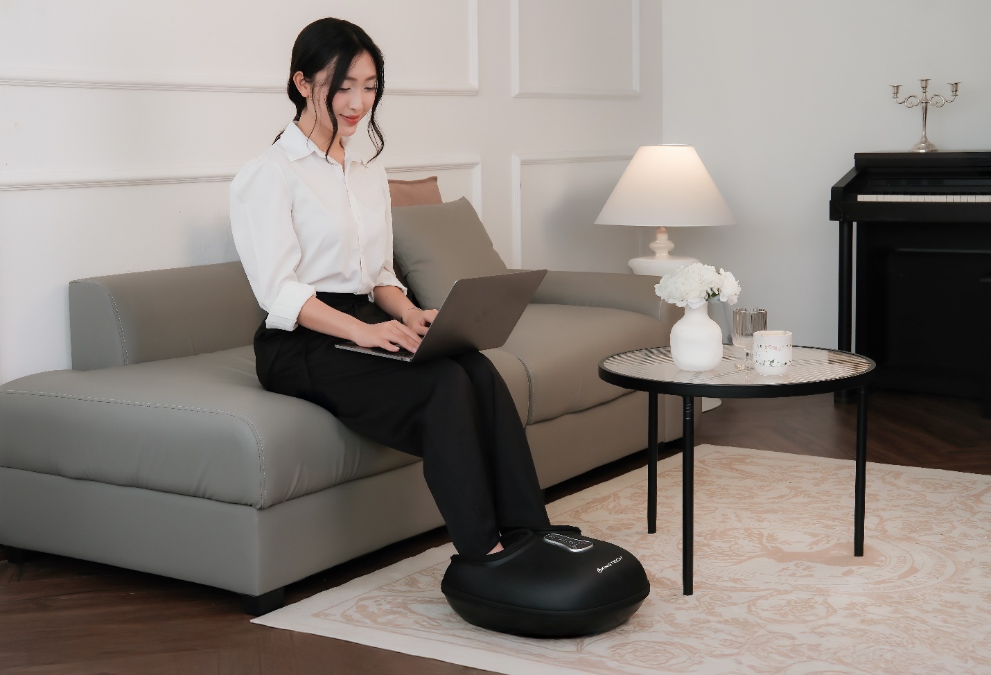 M&aacute;y massage ch&acirc;n KINGTECH G8: 